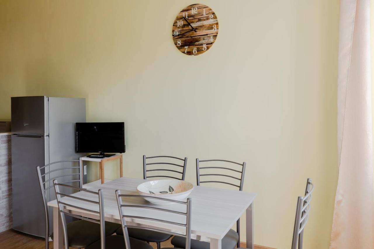 Le Rondini Apartment, 5 persone, 2 balconi, Policlinico Tor Vergata e Casilino Roma Esterno foto